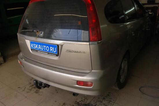 Фаркоп Auto-Hak для Honda Stream Van 5-дв. 2001-2005. Артикул Y 26