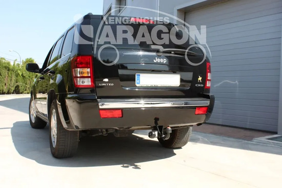 Фаркоп Aragon для Jeep Grand Cherokee WK 2005-2010. Артикул E2903DA