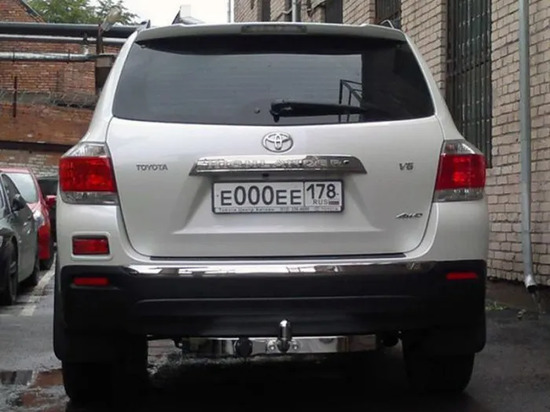Фаркоп Baltex для Toyota Highlander II 2010-2013. (с декор. накладкой) Фланцевое крепление. Артикул 24195808E