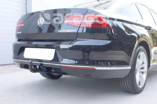 Фаркоп Aragon для Volkswagen Passat B8 Sedan, Variant, Alltrack 2014-2022. Быстросъемный крюк. Артикул E6703DV