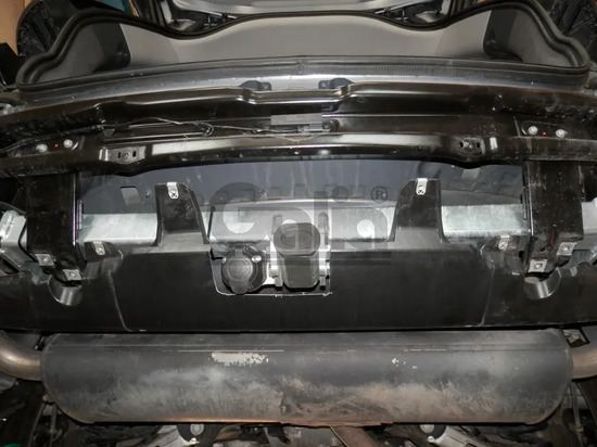 Фаркоп Galia оцинкованный для Land Rover Discovery Sport (5-м. с запаской в багажнике) 2014-2019. Быстросъемный крюк. Артикул R104C