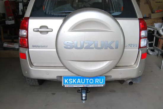Фаркоп Bizon для Suzuki Grand Vitara III 5-дв. 2005-2015. Быстросъемный крюк. Артикул FA 0375-E