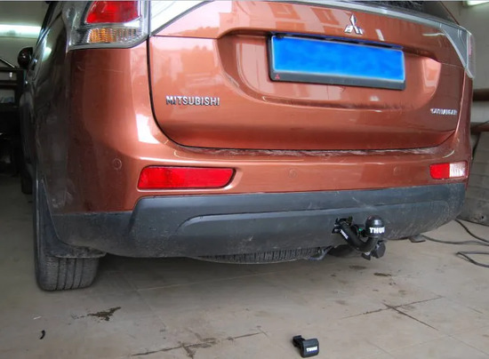 Фаркоп Brink (Thule) для Mitsubishi Outlander III AB9 2/4WD (вкл. PHEV) 2012-2018. Быстросъемный крюк. Артикул 567900