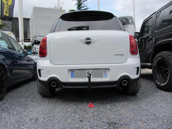 Фаркоп Westfalia (оригинал) для MINI Countryman 4x4 2010-2022. Артикул 323097600001