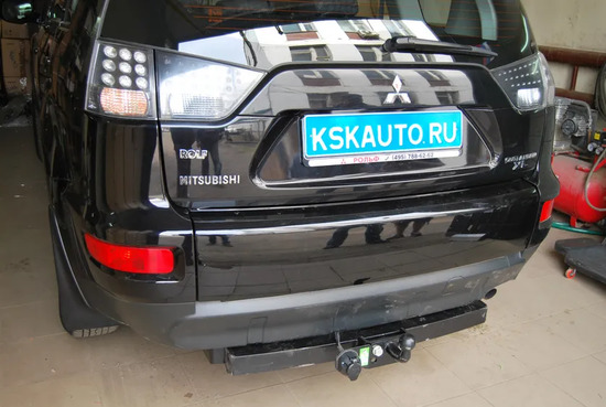Фаркоп Лидер-Плюс для Mitsubishi Outlander XL 2007-2012. Фланцевое крепление. Артикул M105-FC
