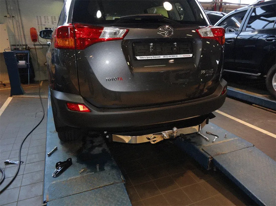 Фаркоп Baltex для Toyota RAV4 IV 2013-2019. (с декор. накладкой) Фланцевое крепление. Артикул 24238908