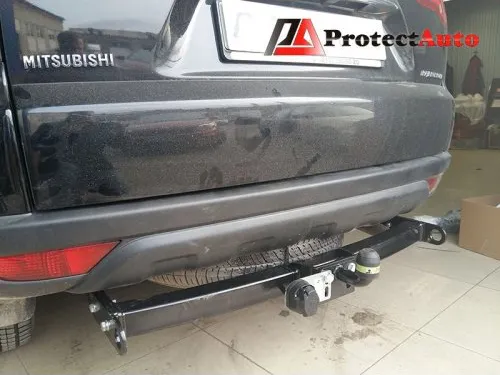 Фаркоп Лидер-Плюс для Mitsubishi Pajero Sport II 2008-2016. Фланцевое крепление. Артикул M110-FC