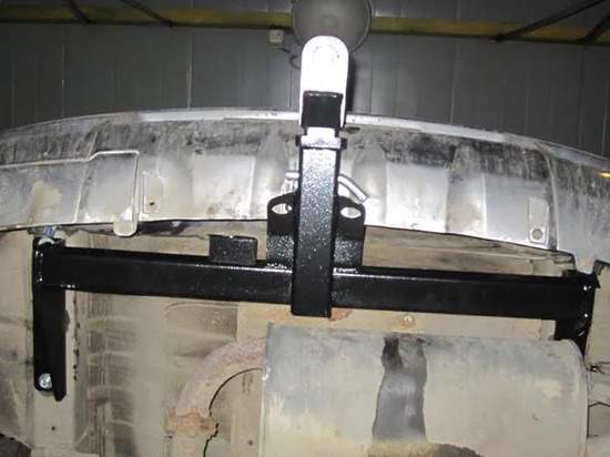 Фаркоп Bizon для Mitsubishi Outlander 2003-2006. Артикул FA 0958-E