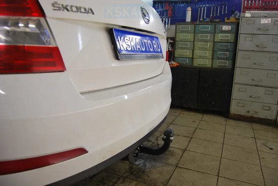 Фаркоп Лидер-Плюс для Skoda Octavia A7 5E3 лифтбек 2013-2020. Артикул S108-A