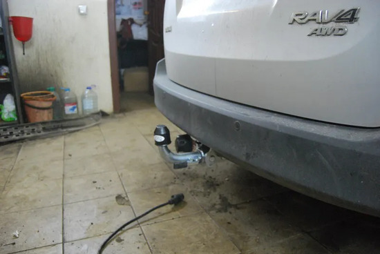 Фаркоп Galia оцинкованный для Toyota RAV4 IV 2013-2019. Быстросъемный крюк. Артикул T061C