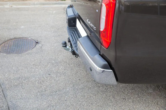 Фаркоп Aragon для Nissan Navara D40 с бампером 2005-2015. Фланцевое крепление. Артикул E4131AC