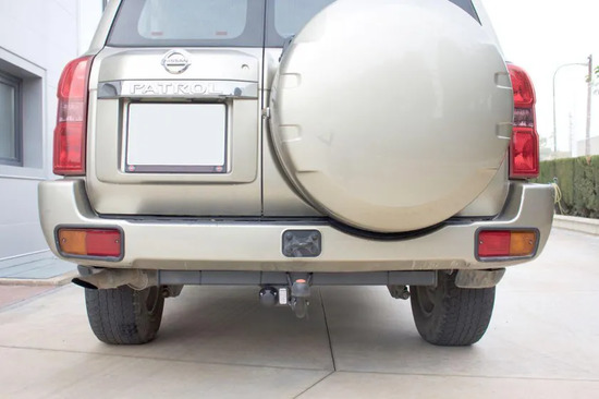 Фаркоп Aragon для Nissan Patrol Y61 1998-2010. Артикул E4403BA