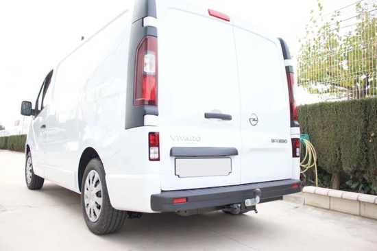 Фаркоп Aragon для Renault Trafic III 2014-2022. Фланцевое крепление. Артикул E4518BC