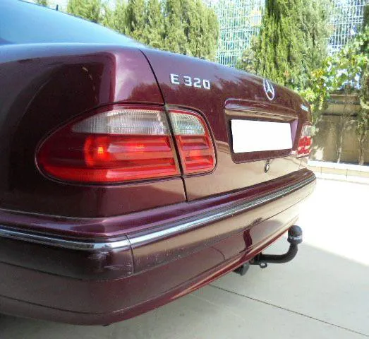 Фаркоп Aragon для Mercedes-Benz E-Класс W210, S210 1995-2002. Артикул E4115AA