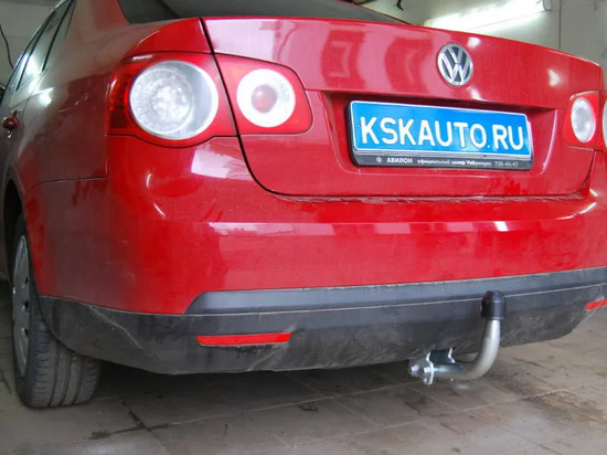 Фаркоп Galia оцинкованный для Volkswagen Jetta V 2005-2010. Артикул V066A