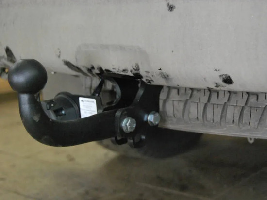 Фаркоп Steinhof для Toyota Land Cruiser Prado 120 3-дв. 2002-2009. Артикул T-163