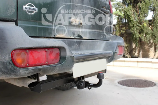 Фаркоп Aragon для Nissan Terrano II 3/5-дв. 1993-2006. Артикул E4408DA
