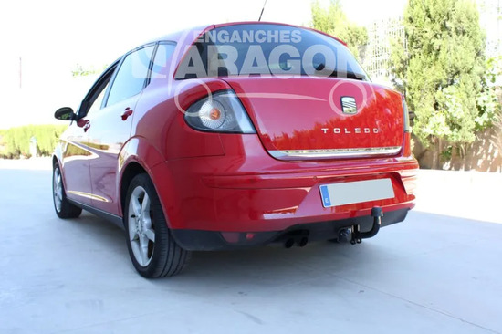 Фаркоп Aragon для Seat Altea Freetrack 2007-2022. Артикул E5812AA