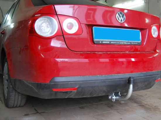 Фаркоп Galia оцинкованный для Volkswagen Golf V, VI универсал 2007-2012. Артикул V066A