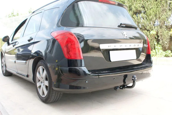 Фаркоп Aragon для Peugeot 308 II универсал 2013-2022. Артикул E4722AA