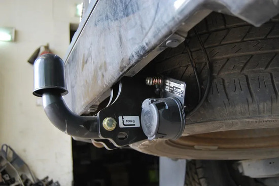 Фаркоп Auto-Hak для Nissan Pathfinder R51 2005-2014. Артикул V 61