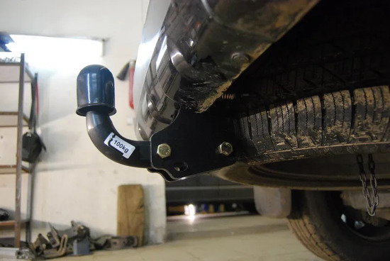 Фаркоп Auto-Hak для Nissan Pathfinder R51 2005-2014. Артикул V 61