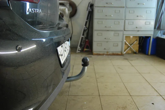 Фаркоп Galia оцинкованный для Opel Astra J универсал 2009-2015. Быстросъемный крюк. Артикул O061C