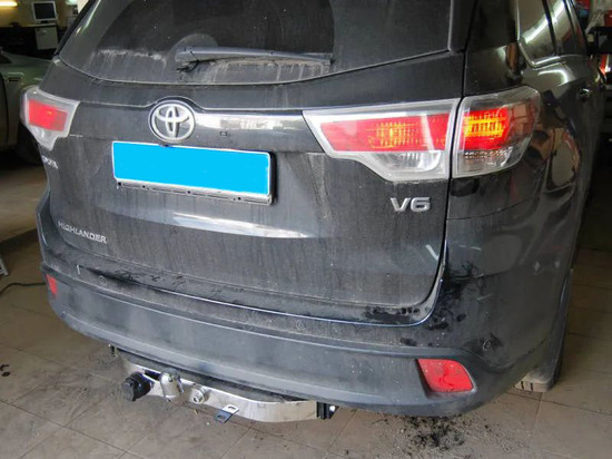 Фаркоп Baltex для Toyota Highlander III 2014-2020 (с декор. накладкой) Фланцевое крепление. Артикул 24255408