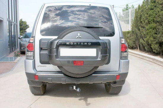 Фаркоп Aragon для Mitsubishi Pajero IV 3-дв. 2010-2022. Артикул E4200DA