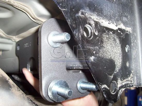 Фаркоп Galia оцинкованный для Kia Sorento II 2009-2012. Быстросъемный крюк. Артикул H069C