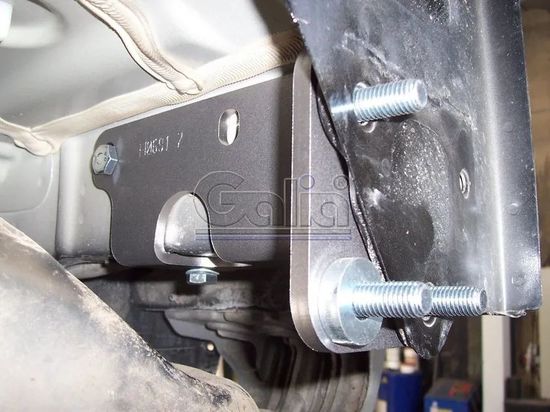 Фаркоп Galia оцинкованный для Kia Sorento II 2009-2012. Быстросъемный крюк. Артикул H069C