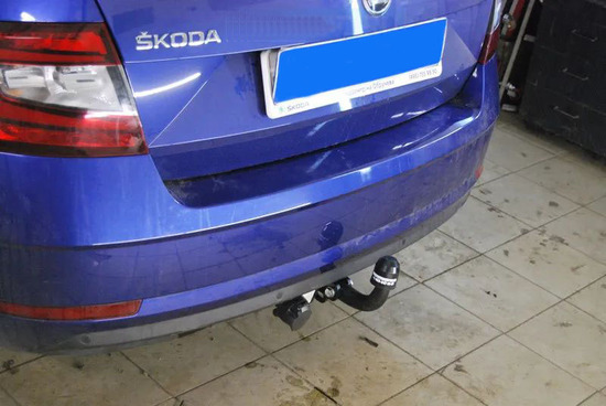 Фаркоп Steinhof для Volkswagen Golf VII хэтчбек 5-дв. 2012-2020. Артикул V-062