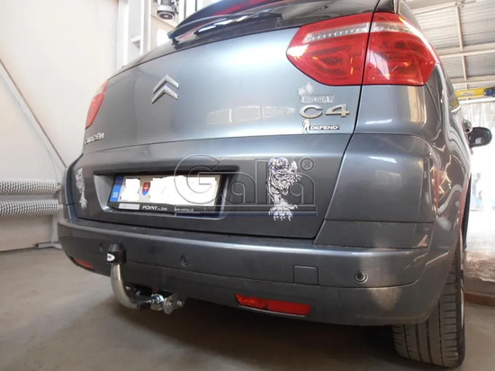 Фаркоп Galia оцинкованный для Peugeot 5008 2009-2022. Быстросъемный крюк. Артикул C051C