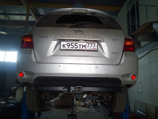 Фаркоп Bizon для Toyota Highlander I 2001-2007. Быстросъемный крюк. Артикул FA 1010-E