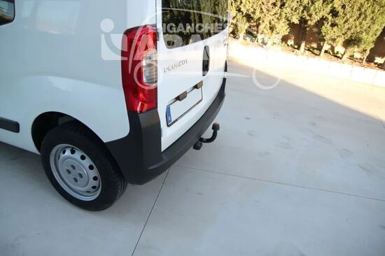 Фаркоп Aragon для Fiat Fiorino III 2008-2022. Артикул E1222AA