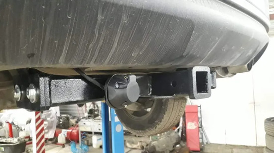 Фаркоп Bizon для Subaru Forester IV 2012-2018 с накладкой из нержавеющей стали. Быстросъемный крюк. Артикул FA 0120-E(N)