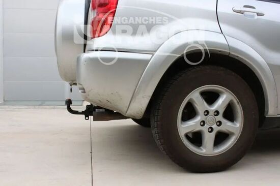 Фаркоп Aragon для Toyota RAV4 II 3/5 -дв. 2000-2006. Артикул E6405BA