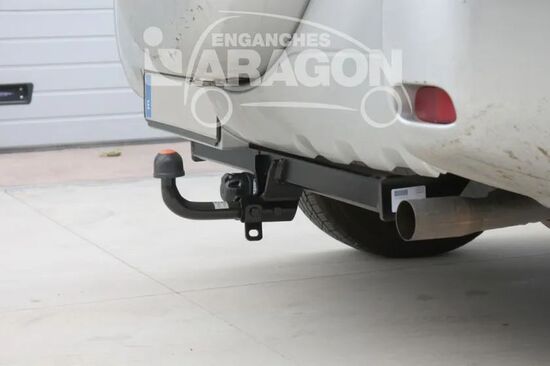 Фаркоп Aragon для Toyota RAV4 II 3/5 -дв. 2000-2006. Артикул E6405BA