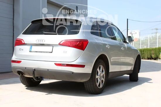 Фаркоп Aragon (быстросъемный крюк, вертикальное крепление) для Audi Q5 I (кроме S-Line) 2008-2016. Артикул E0409AV