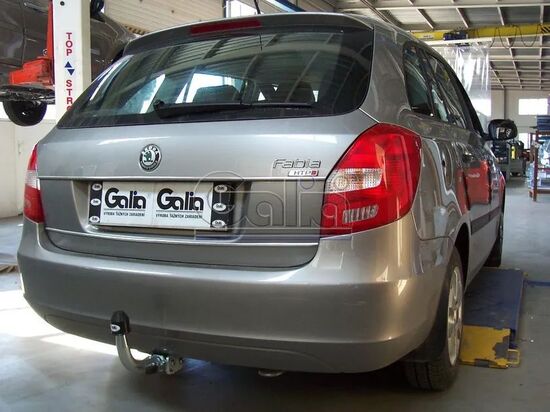 Фаркоп Galia оцинкованный для Skoda Fabia II универсал 2007-2014. Быстросъемный крюк. Артикул S082C