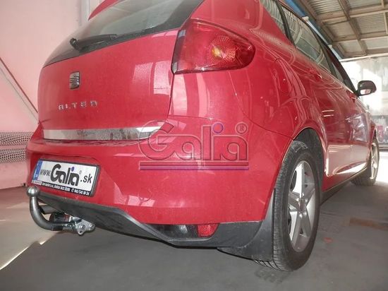 Фаркоп Galia оцинкованный для Seat Altea 2004-2022. Быстросъемный крюк. Артикул S074C
