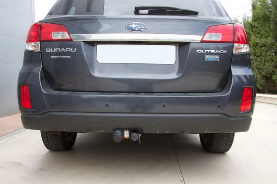 Фаркоп Aragon (быстросъемный крюк, горизонтальное крепление) для Subaru Legacy Break V 2010-2014.. Артикул E6004AS