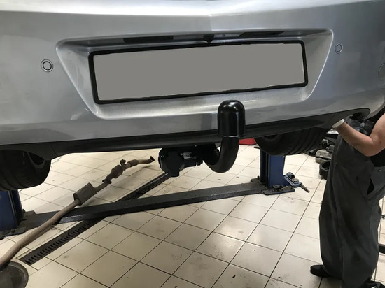 Фаркоп Auto-Hak для Opel Insignia A седан, хэтчбек, универсал 2008-2017. Артикул E 52
