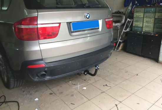 Фаркоп Auto-Hak для BMW X5 E53 2000-2006. Артикул B 14