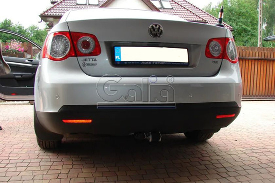 Фаркоп Galia оцинкованный для Volkswagen Jetta V 2005-2010. Быстросъемный крюк. Артикул V066C