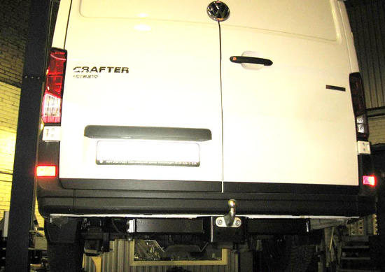 Фаркоп Sheriff для Volswagen Crafter II фургон без ступеньки 2016-2022. Фланцевое крепление. Артикул 4438.21