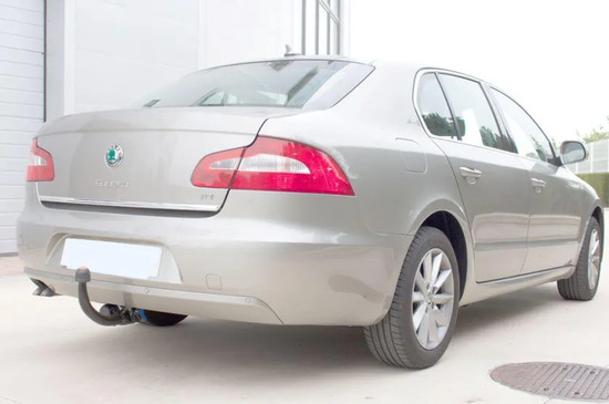 Фаркоп Aragon (быстросъемный крюк, вертикальное крепление) для Skoda Superb II 2008-2015. Артикул E0402CV