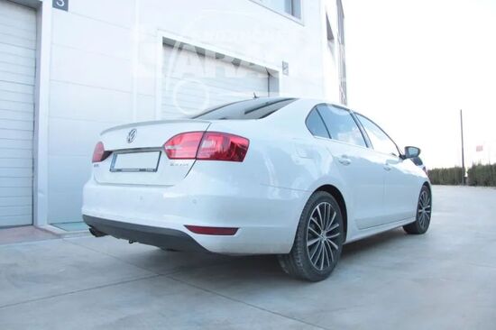 Фаркоп Aragon (быстросъемный крюк, вертикальное крепление) для Skoda Superb II 2008-2015. Артикул E0402CV