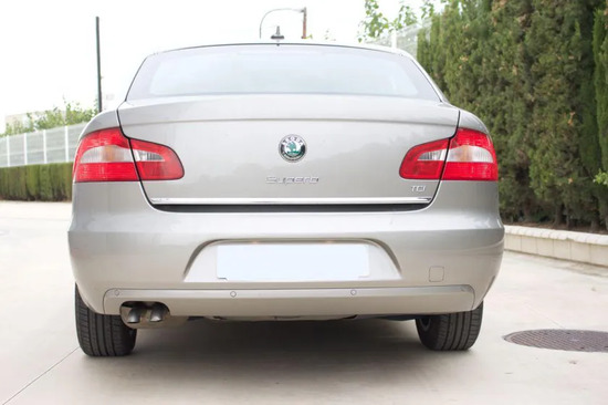Фаркоп Aragon (быстросъемный крюк, вертикальное крепление) для Skoda Superb II 2008-2015. Артикул E0402CV