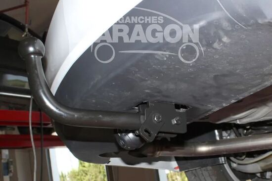 Фаркоп Aragon для Opel Insignia 2008-2013. Артикул E4522AA